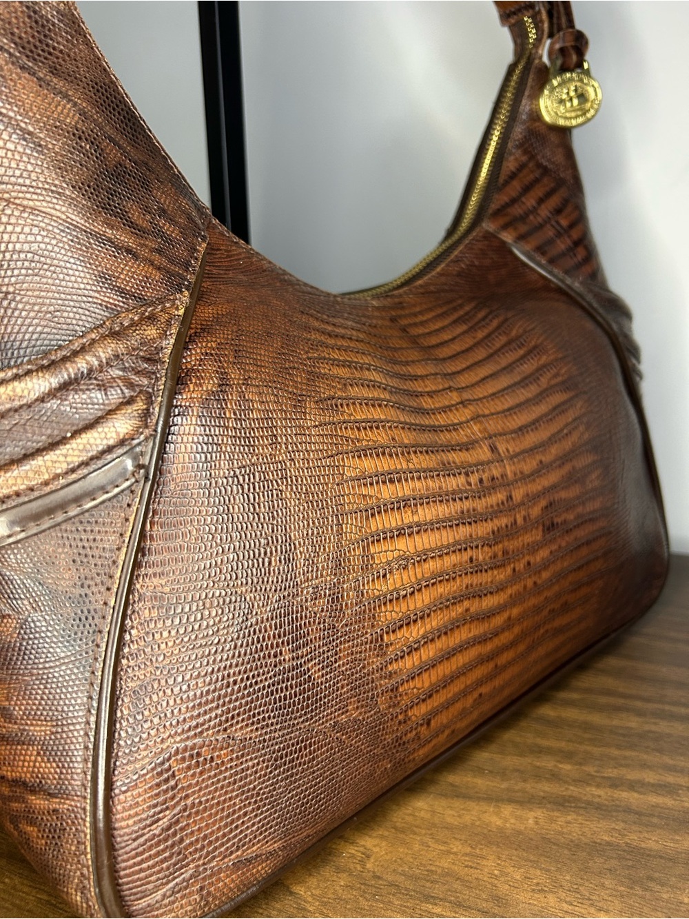 Vintage Brahmin Brown Lizard Embossed Leather Hobo Shoulder Bag Gold Hardware - Picture 3 of 11